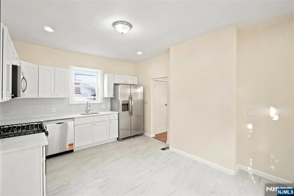 359-361 18th Street Newark, NJ 07103