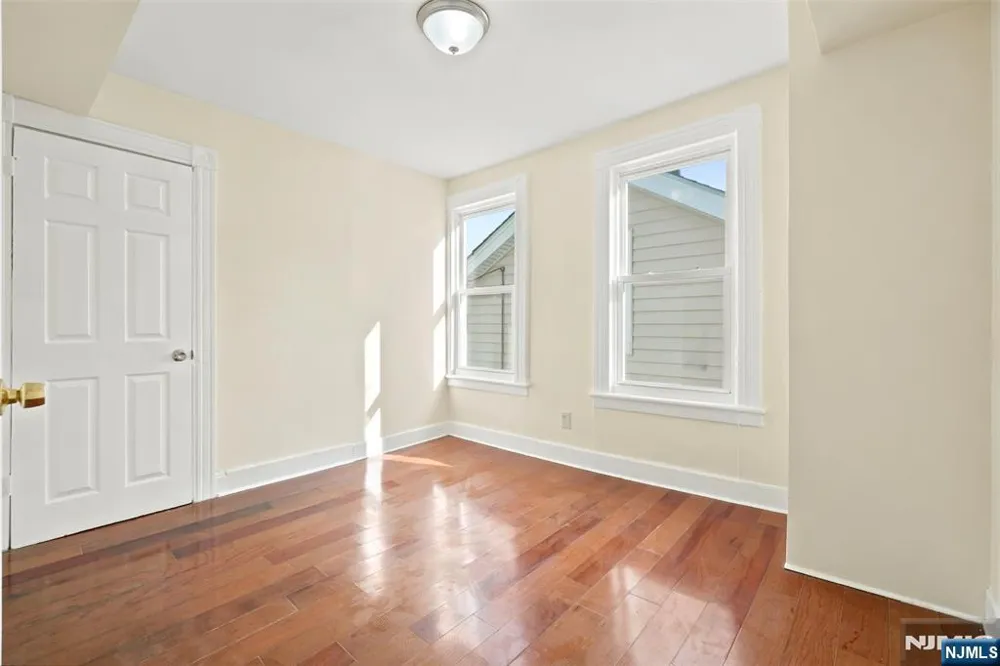 359-361 18th Street Newark, NJ 07103