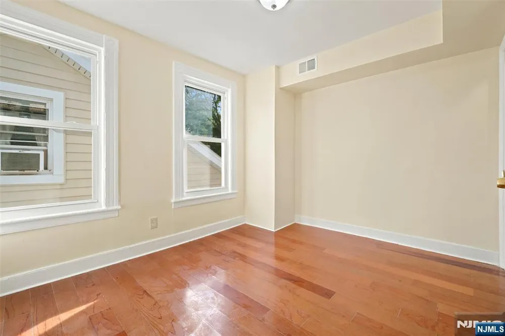 359-361 18th Street Newark, NJ 07103