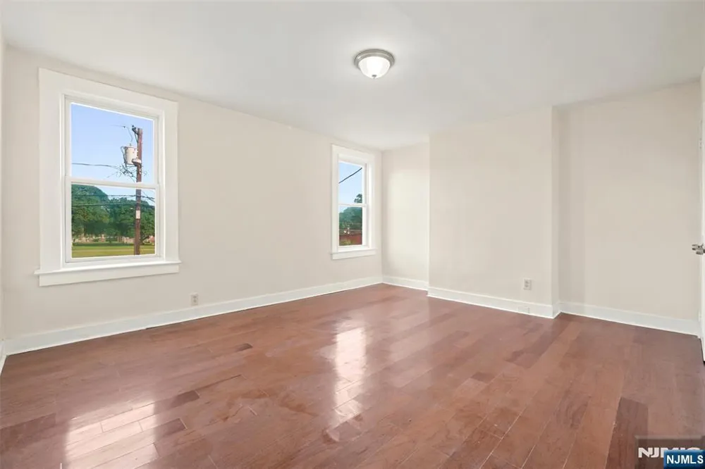 359-361 18th Street Newark, NJ 07103