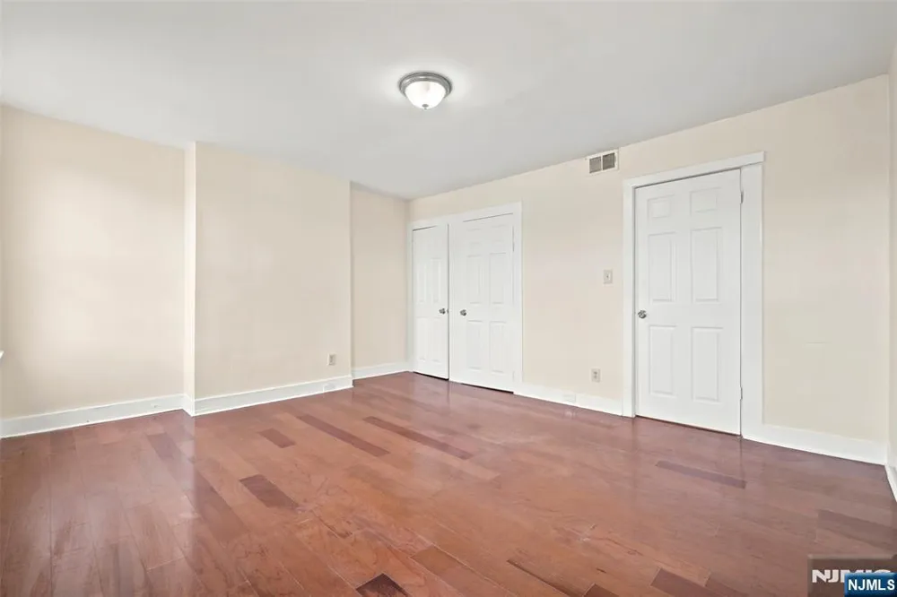 359-361 18th Street Newark, NJ 07103