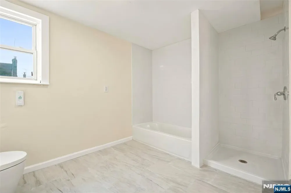 359-361 18th Street Newark, NJ 07103