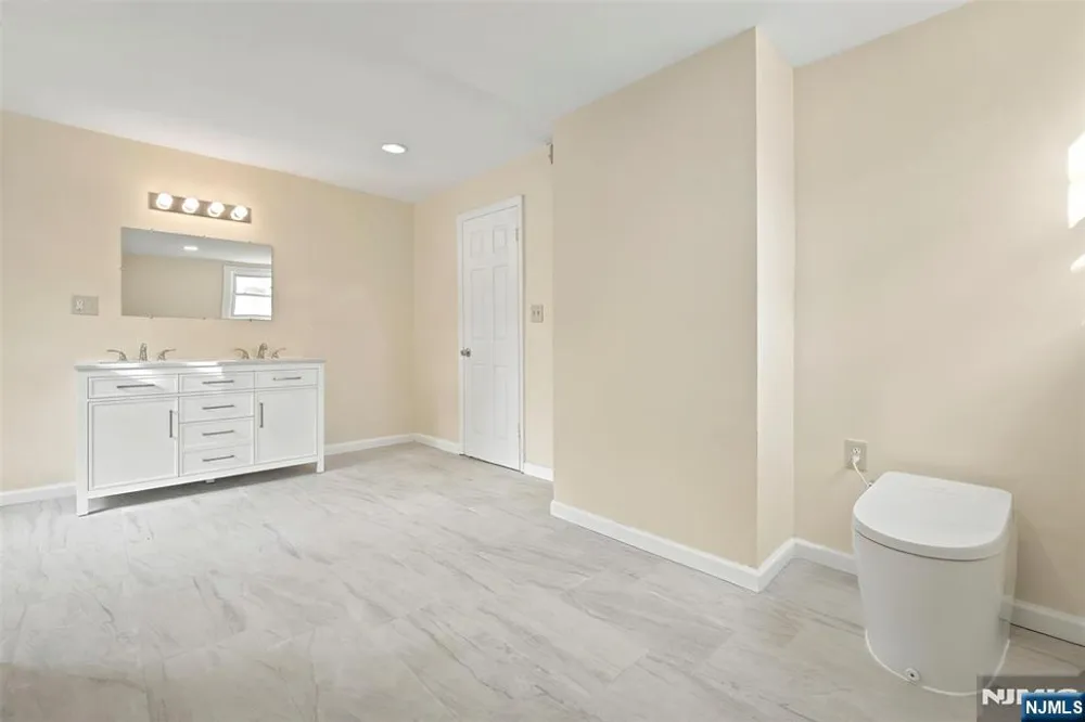 359-361 18th Street Newark, NJ 07103