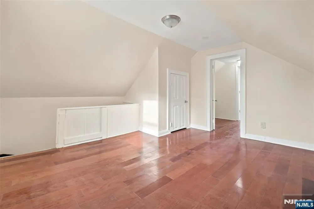 359-361 18th Street Newark, NJ 07103
