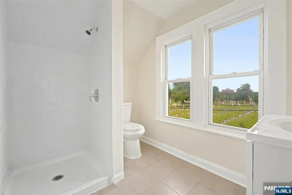 359-361 18th Street Newark, NJ 07103