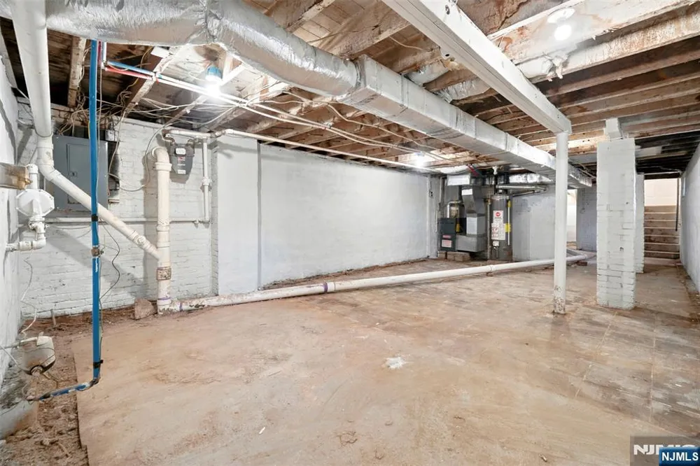 359-361 18th Street Newark, NJ 07103