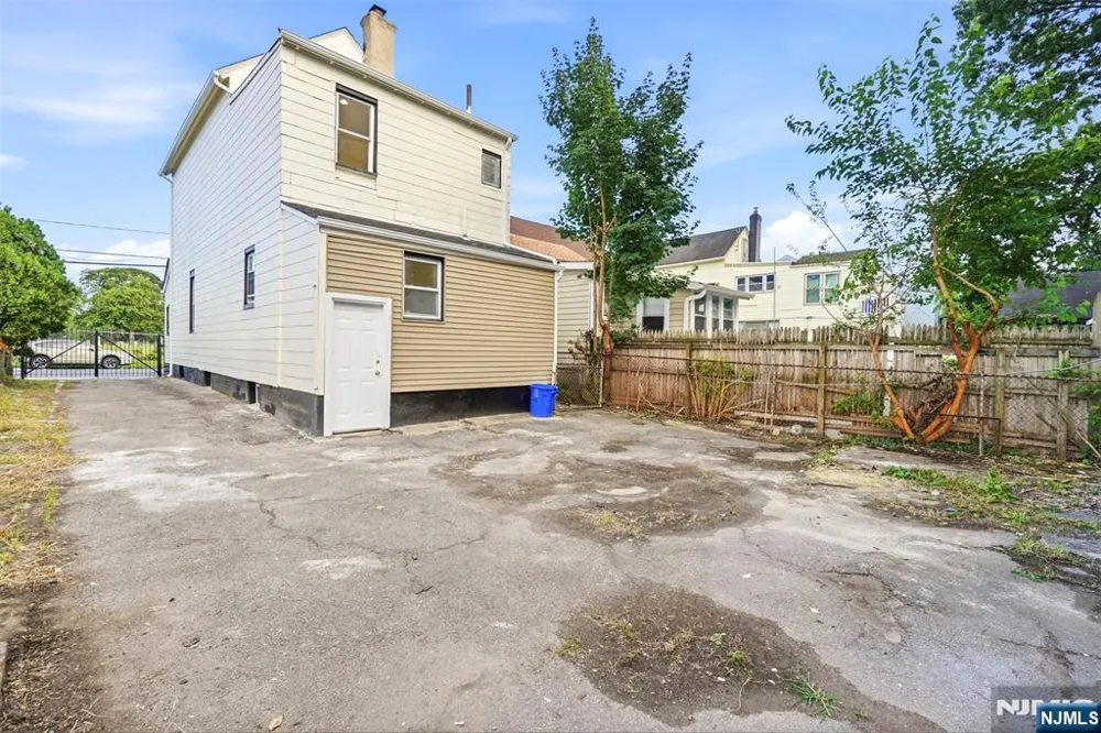 359-361 18th Street Newark, NJ 07103