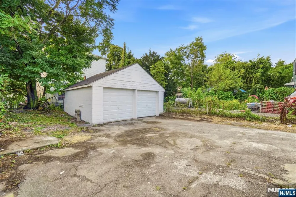 359-361 18th Street Newark, NJ 07103