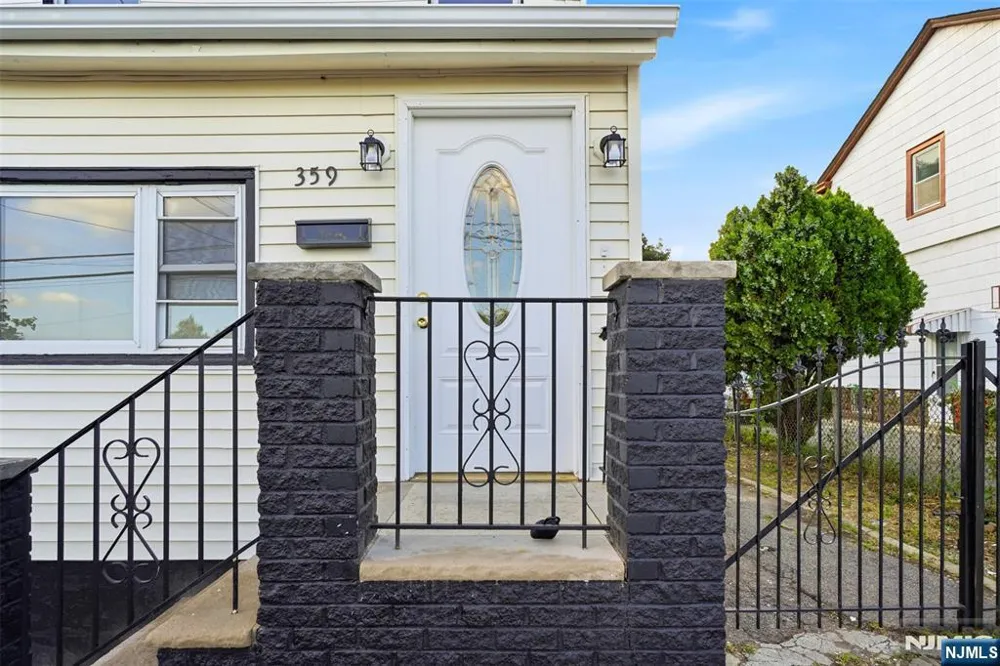 359-361 18th Street Newark, NJ 07103