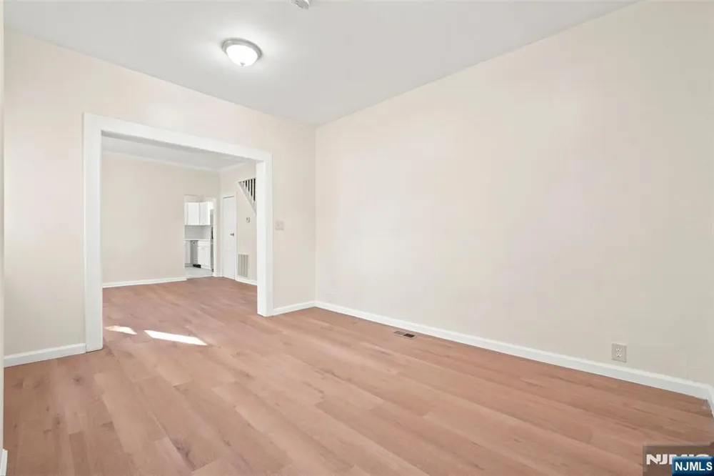 359-361 18th Street Newark, NJ 07103