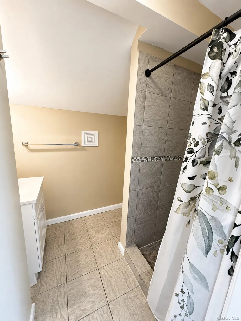 9 S Clinton Street #3 Poughkeepsie, NY 12601