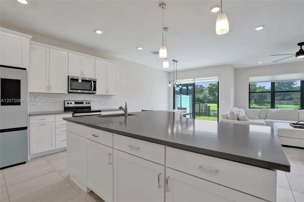 2138 S Appleton Cir S Oakland Park, FL 33309