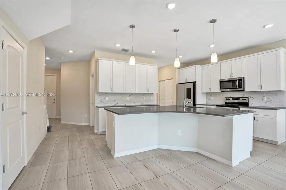 2138 S Appleton Cir S Oakland Park, FL 33309
