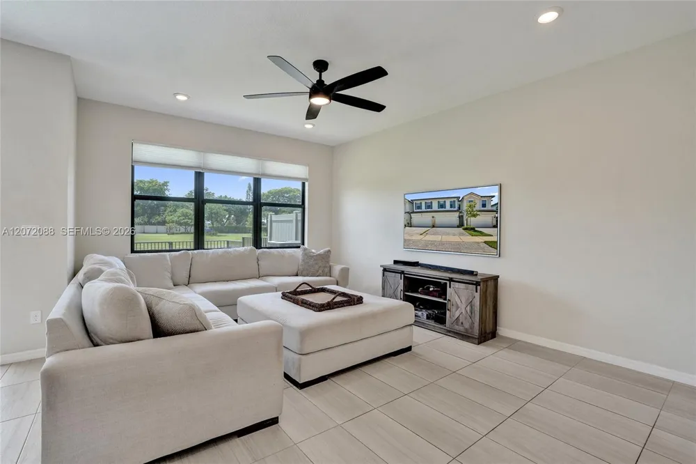 2138 S Appleton Cir S Oakland Park, FL 33309