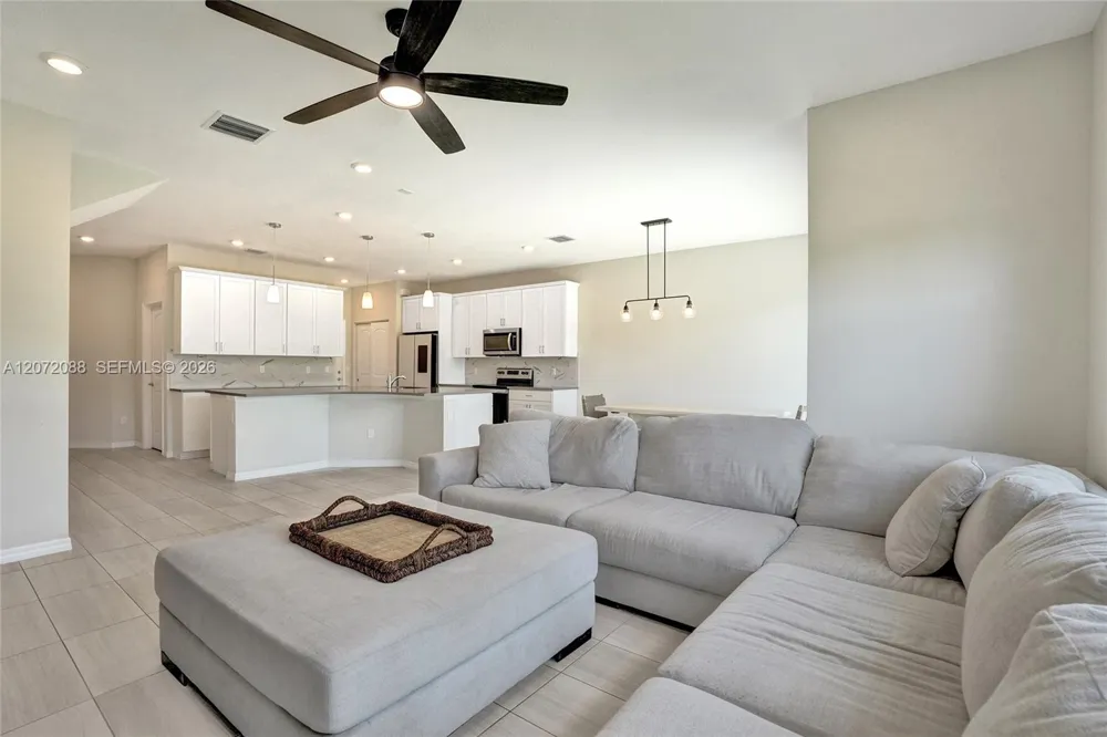 2138 S Appleton Cir S Oakland Park, FL 33309