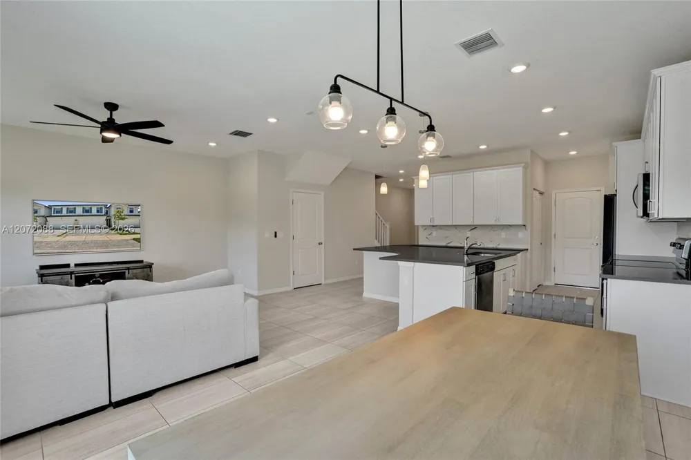 2138 S Appleton Cir S Oakland Park, FL 33309