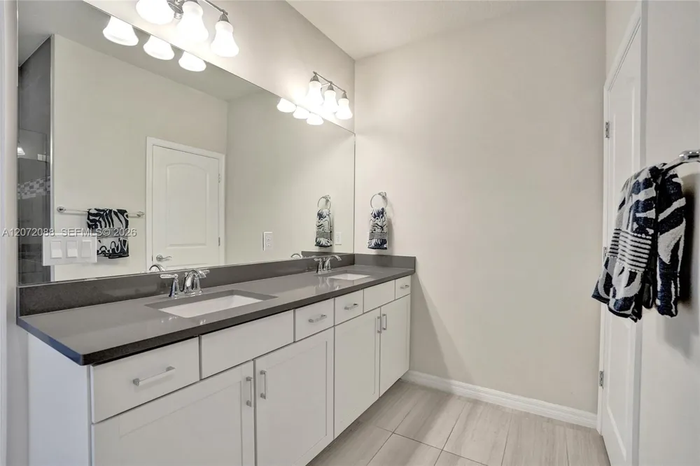 2138 S Appleton Cir S Oakland Park, FL 33309