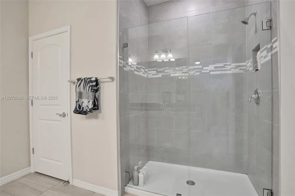 2138 S Appleton Cir S Oakland Park, FL 33309