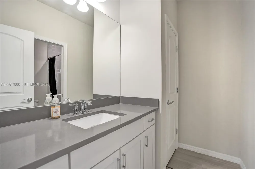 2138 S Appleton Cir S Oakland Park, FL 33309