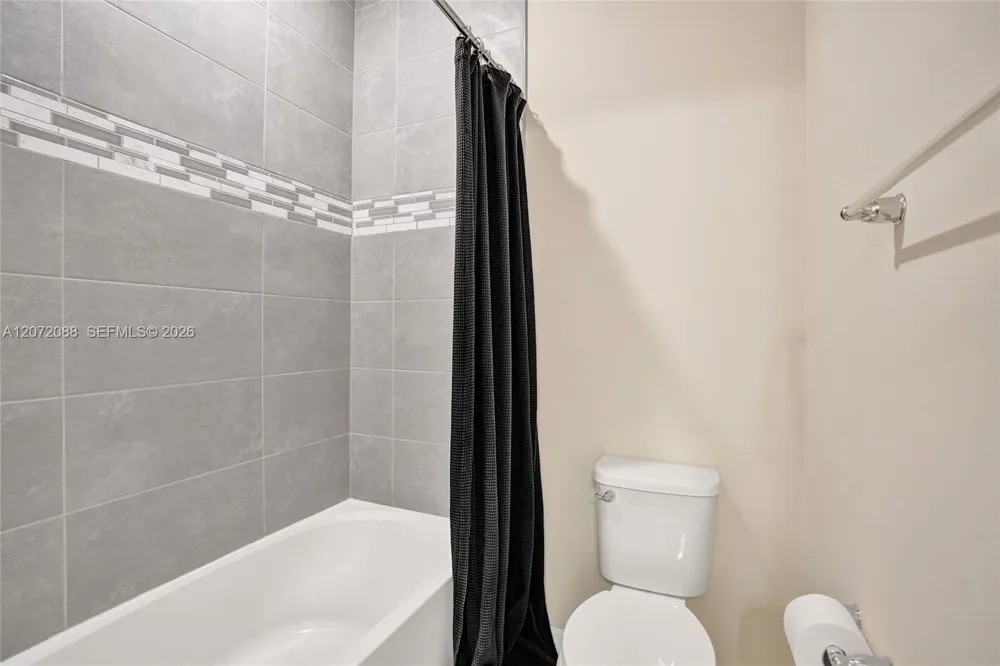 2138 S Appleton Cir S Oakland Park, FL 33309