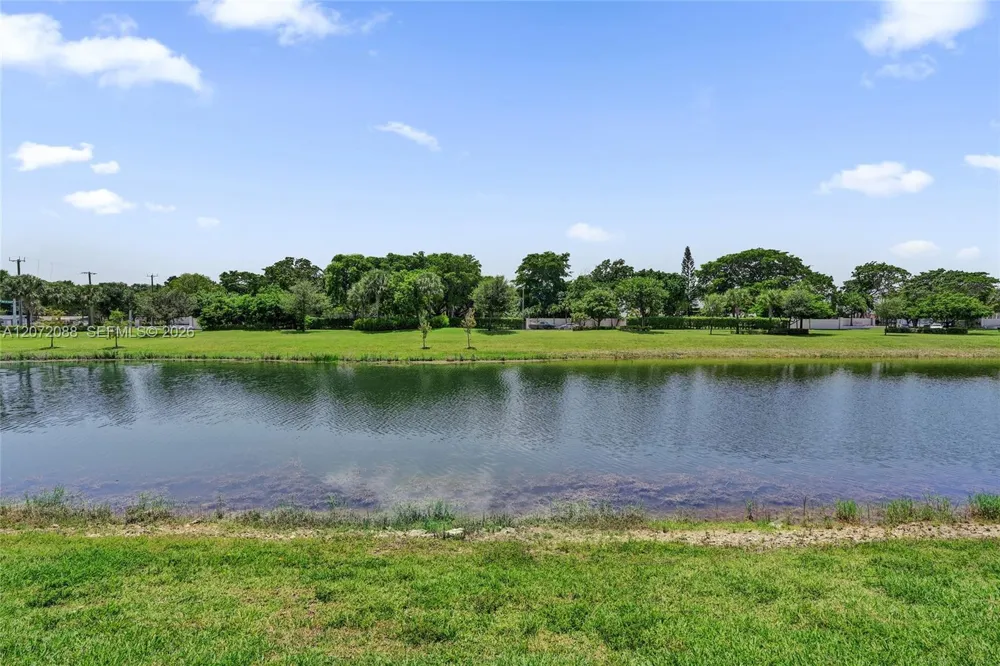 2138 S Appleton Cir S Oakland Park, FL 33309