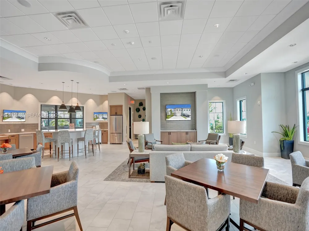 2138 S Appleton Cir S Oakland Park, FL 33309