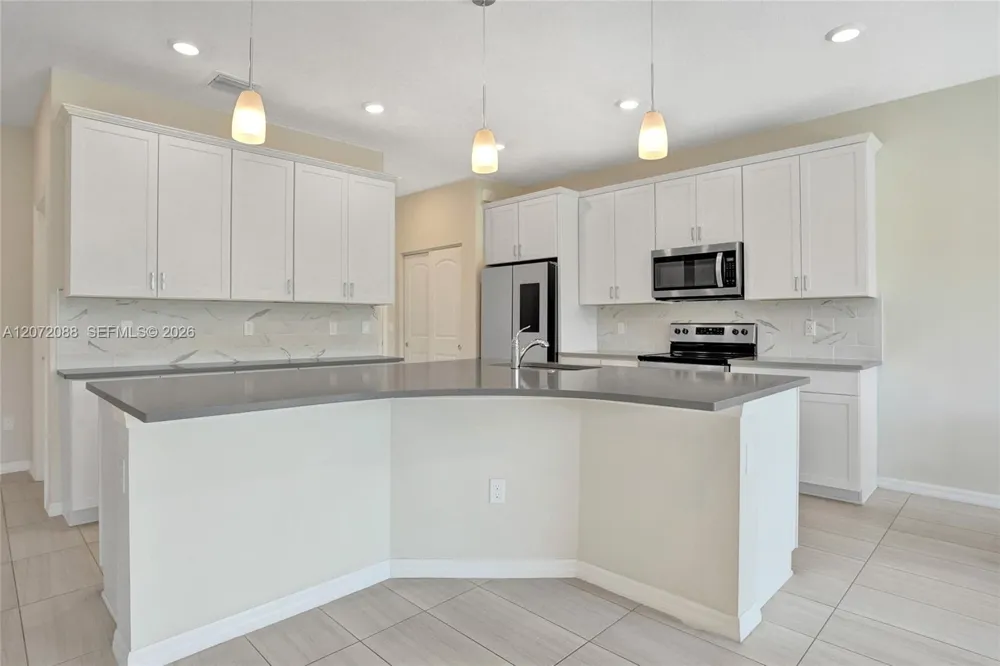 2138 S Appleton Cir S Oakland Park, FL 33309