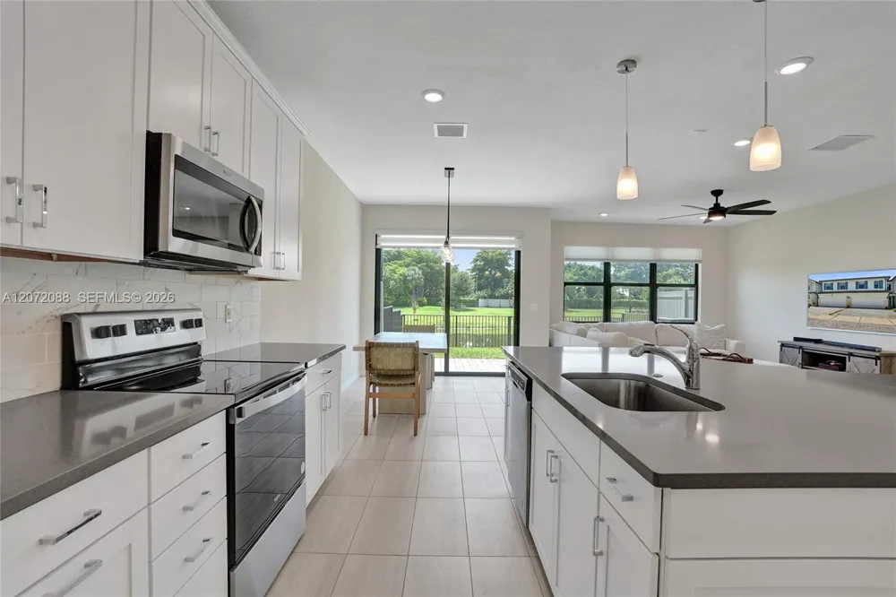 2138 S Appleton Cir S Oakland Park, FL 33309