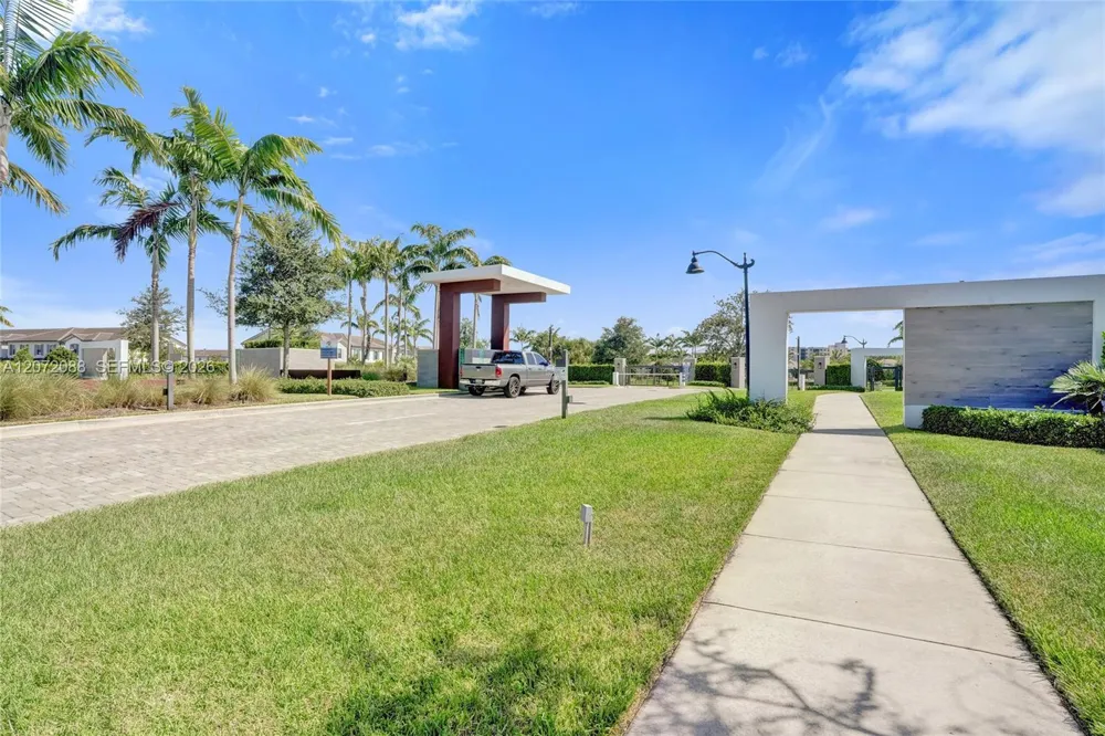 2138 S Appleton Cir S Oakland Park, FL 33309
