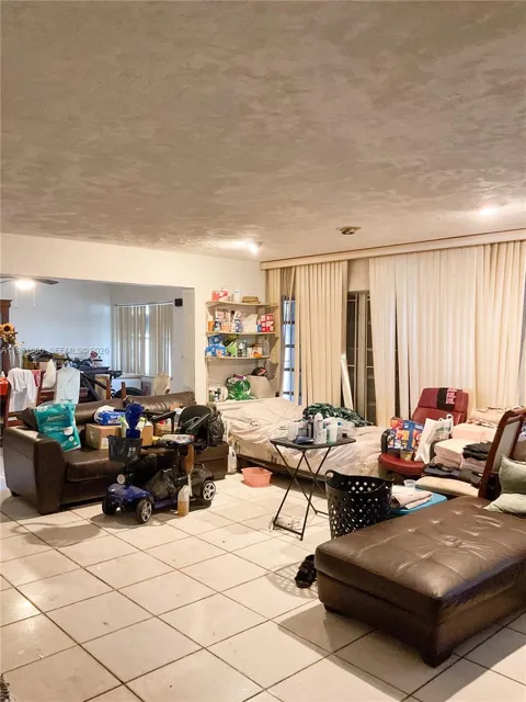 2515 SW 44th Ave