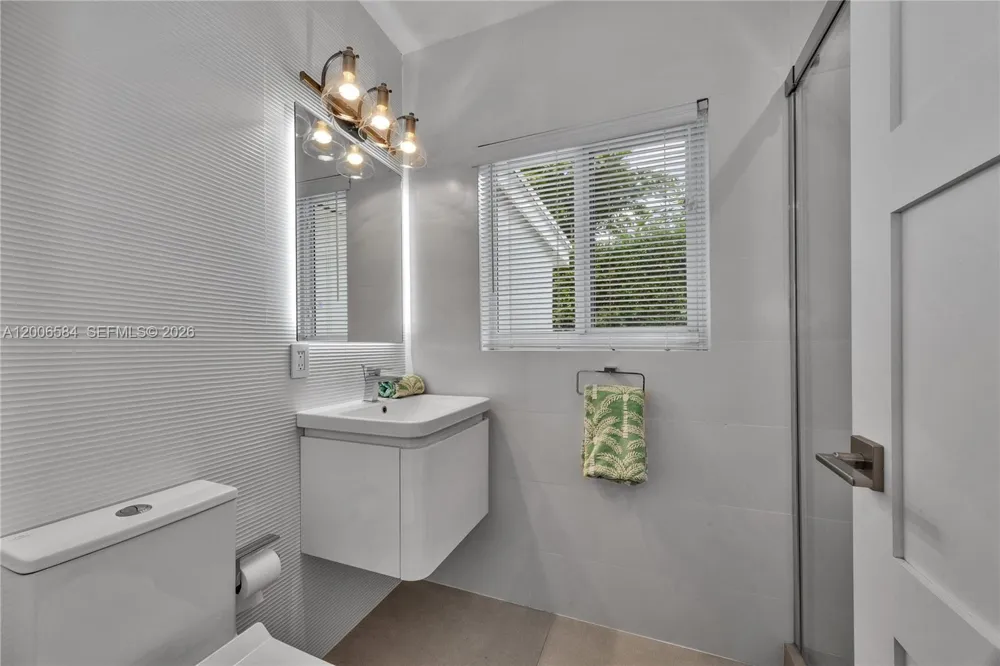 5750 SW 52nd Ter South Miami, FL 33155