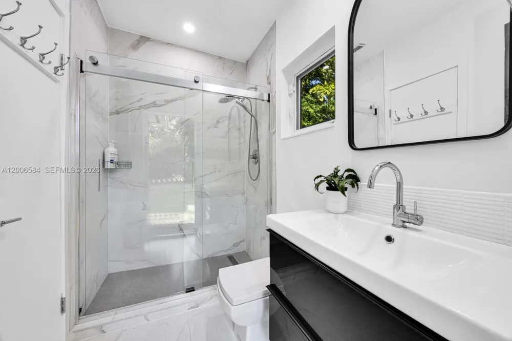 5750 SW 52nd Ter South Miami, FL 33155