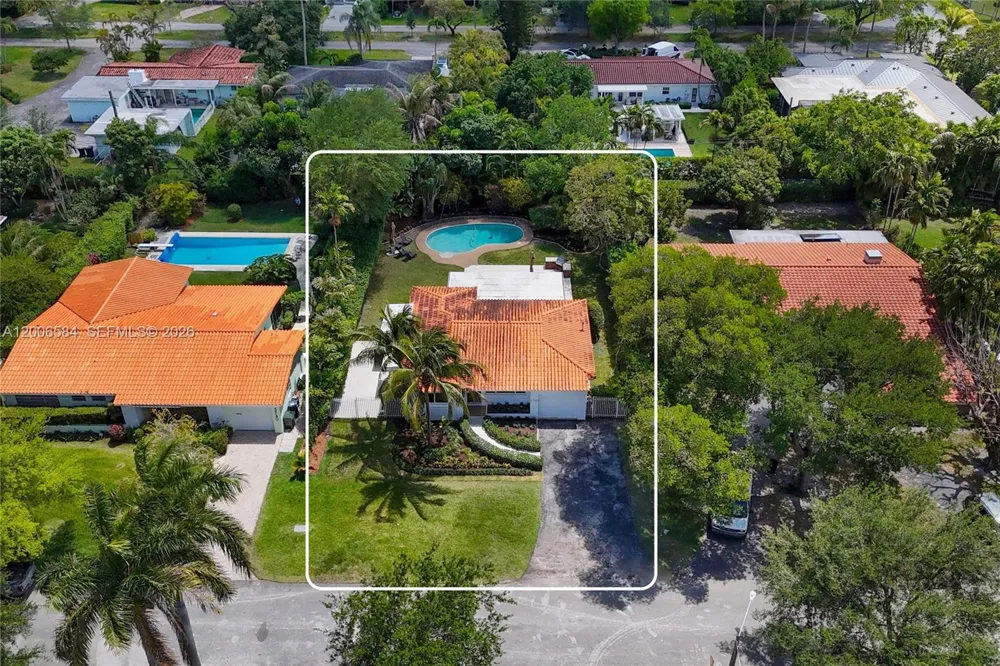 5750 SW 52nd Ter South Miami, FL 33155