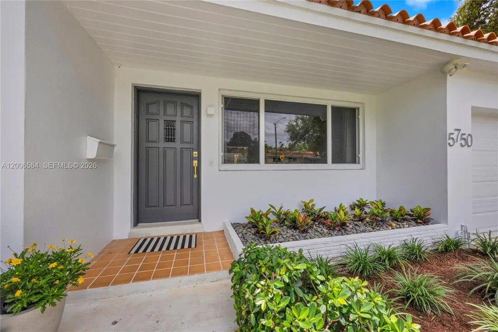 5750 SW 52nd Ter South Miami, FL 33155