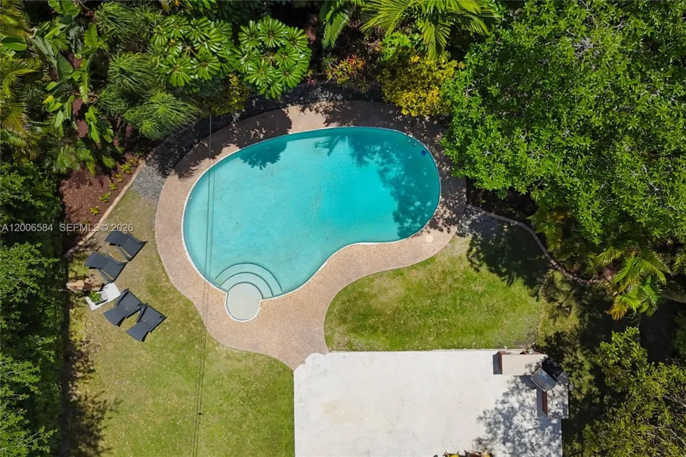 5750 SW 52nd Ter South Miami, FL 33155
