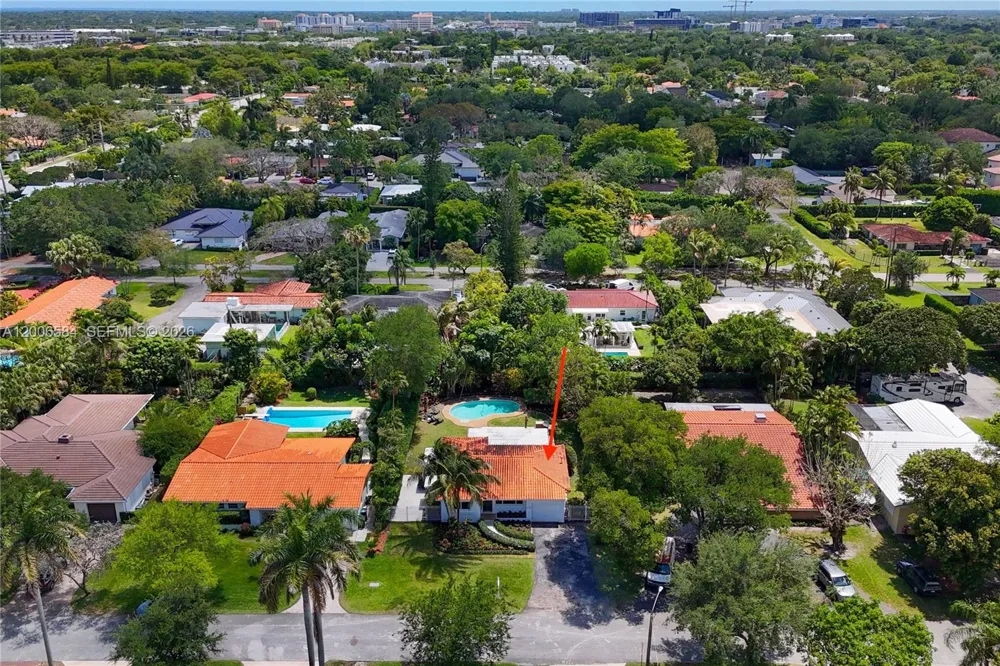 5750 SW 52nd Ter South Miami, FL 33155