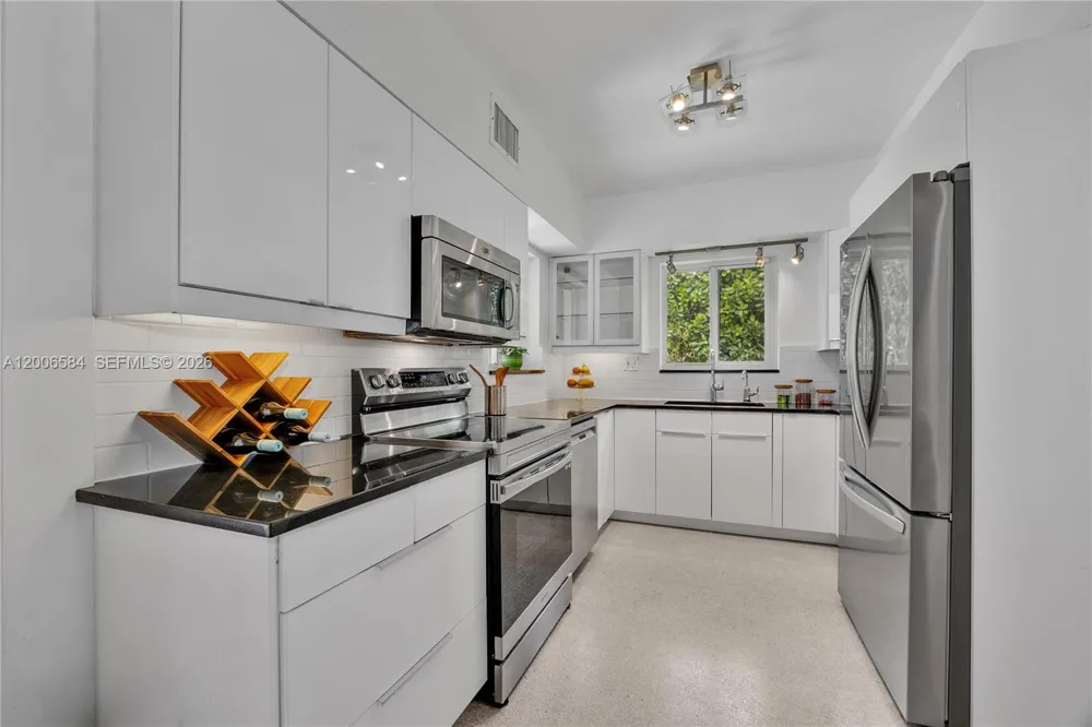 5750 SW 52nd Ter South Miami, FL 33155