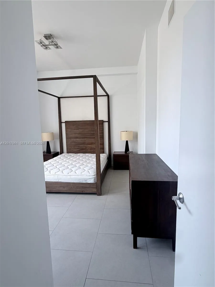 2100 Park Ave #202 Miami Beach, FL 33139