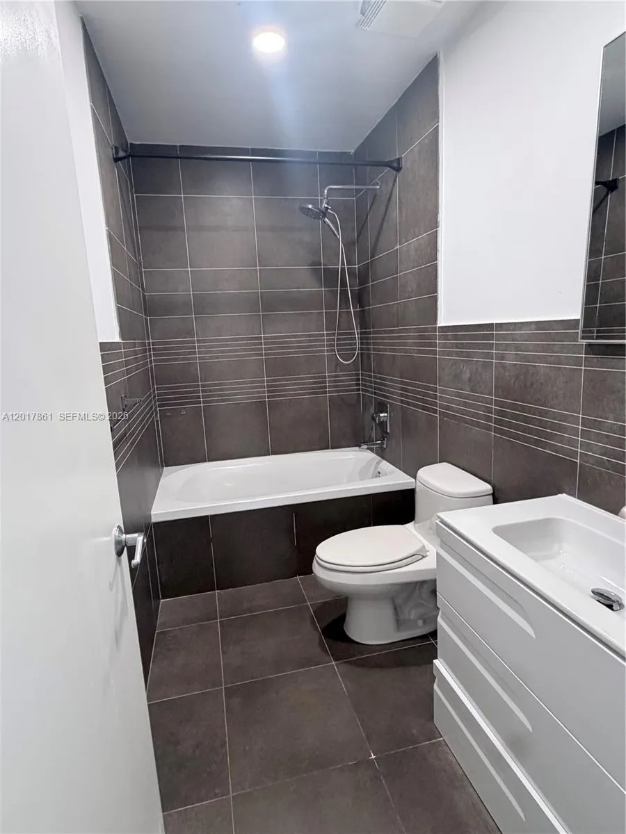 2100 Park Ave #202 Miami Beach, FL 33139