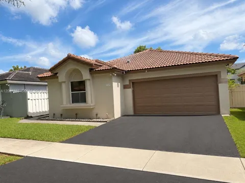 7249 NW 1 MANOR