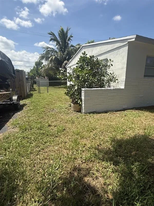 7170 Custer St Hollywood, FL 33024