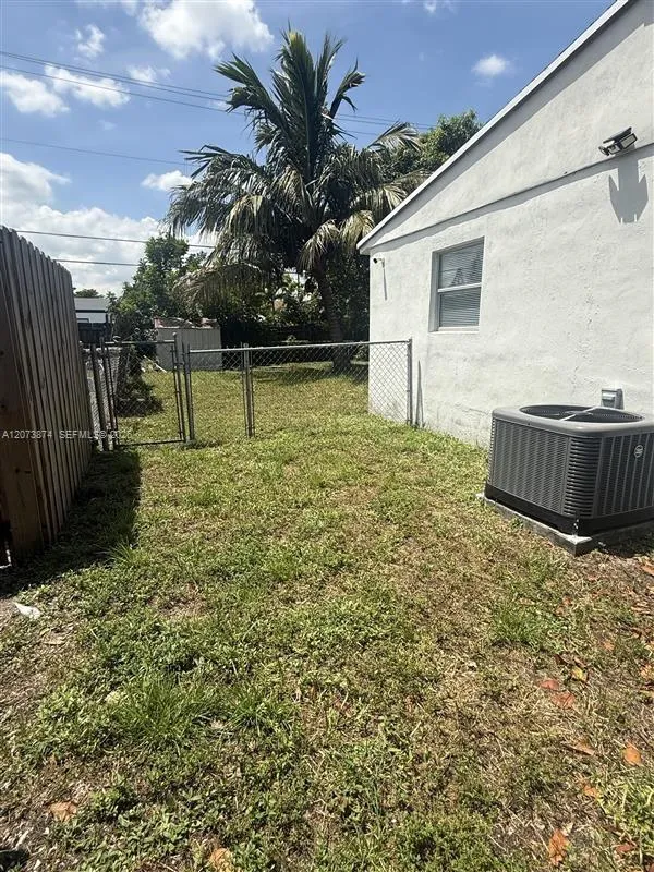 7170 Custer St Hollywood, FL 33024