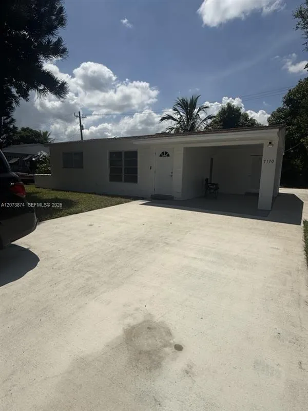 7170 Custer St Hollywood, FL 33024