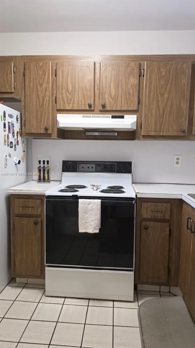 8000 Sunrise Lakes Dr #309 Sunrise, FL 33322