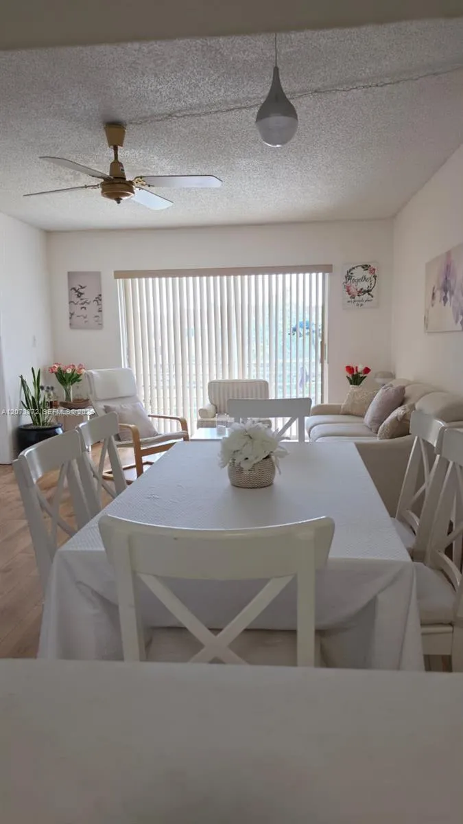 8000 Sunrise Lakes Dr #309 Sunrise, FL 33322