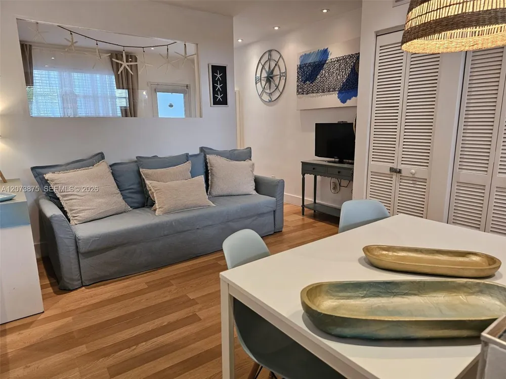 751 Collins Ave #1 Miami Beach, FL 33139