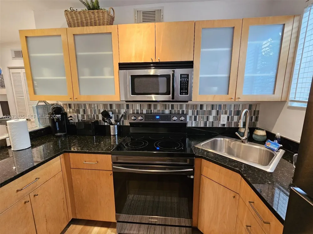751 Collins Ave #1 Miami Beach, FL 33139