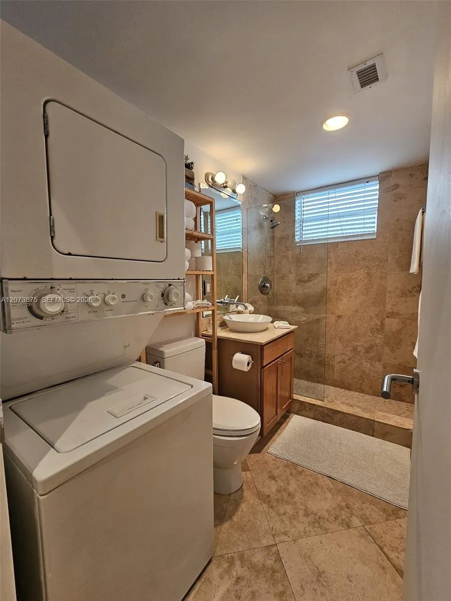 751 Collins Ave #1 Miami Beach, FL 33139