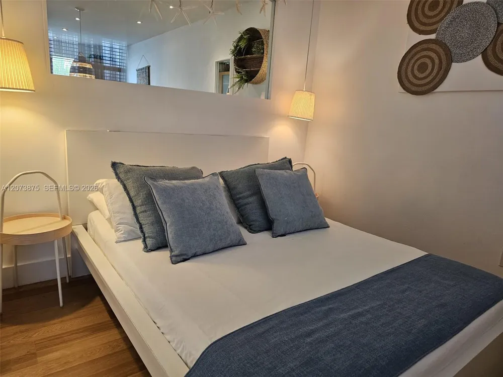 751 Collins Ave #1 Miami Beach, FL 33139