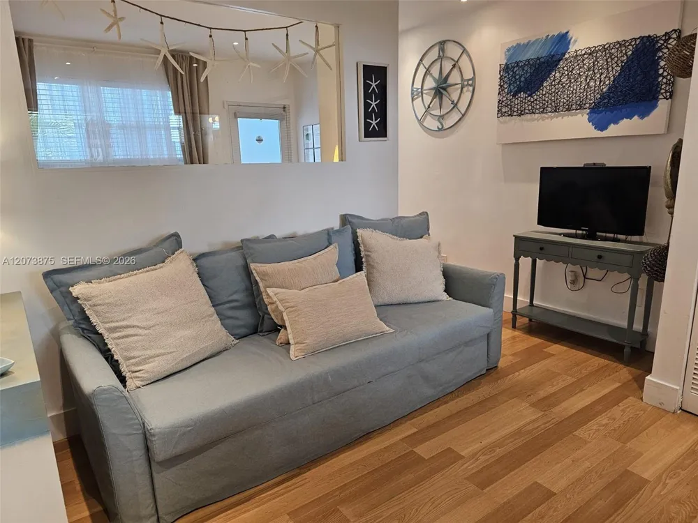 751 Collins Ave #1 Miami Beach, FL 33139